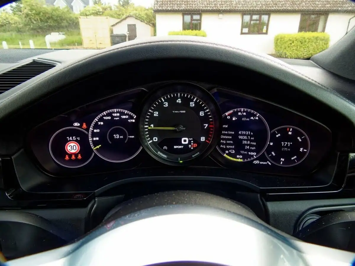 2023-porsche-cayenne-30-v6-e-hybrid-462ps-station-wagon-big-44