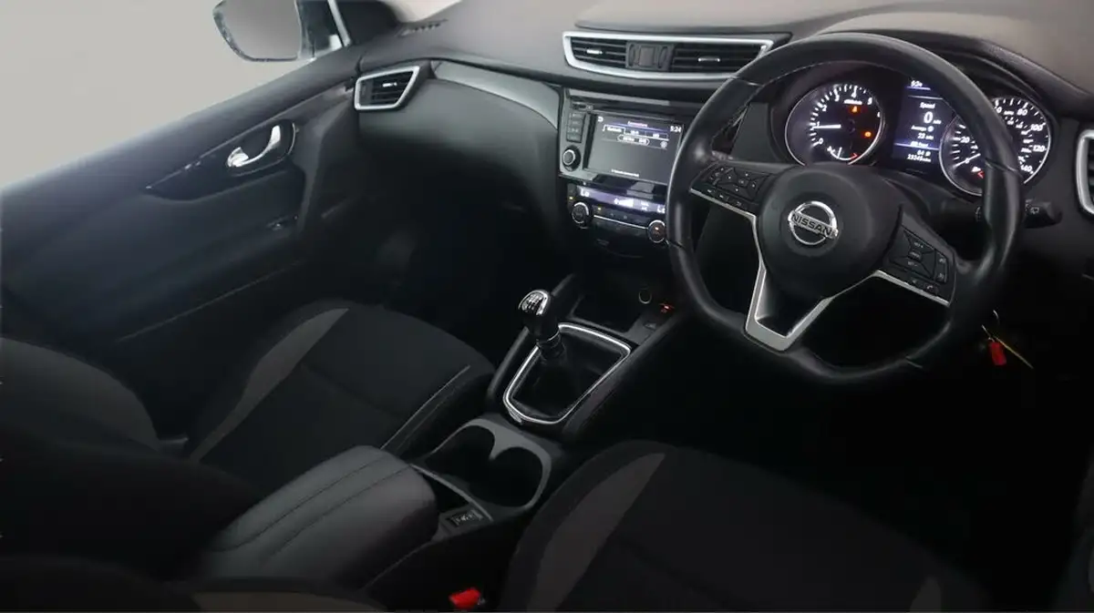 2020-nissan-qashqai-13-dig-t-acenta-premium-140ps-big-9