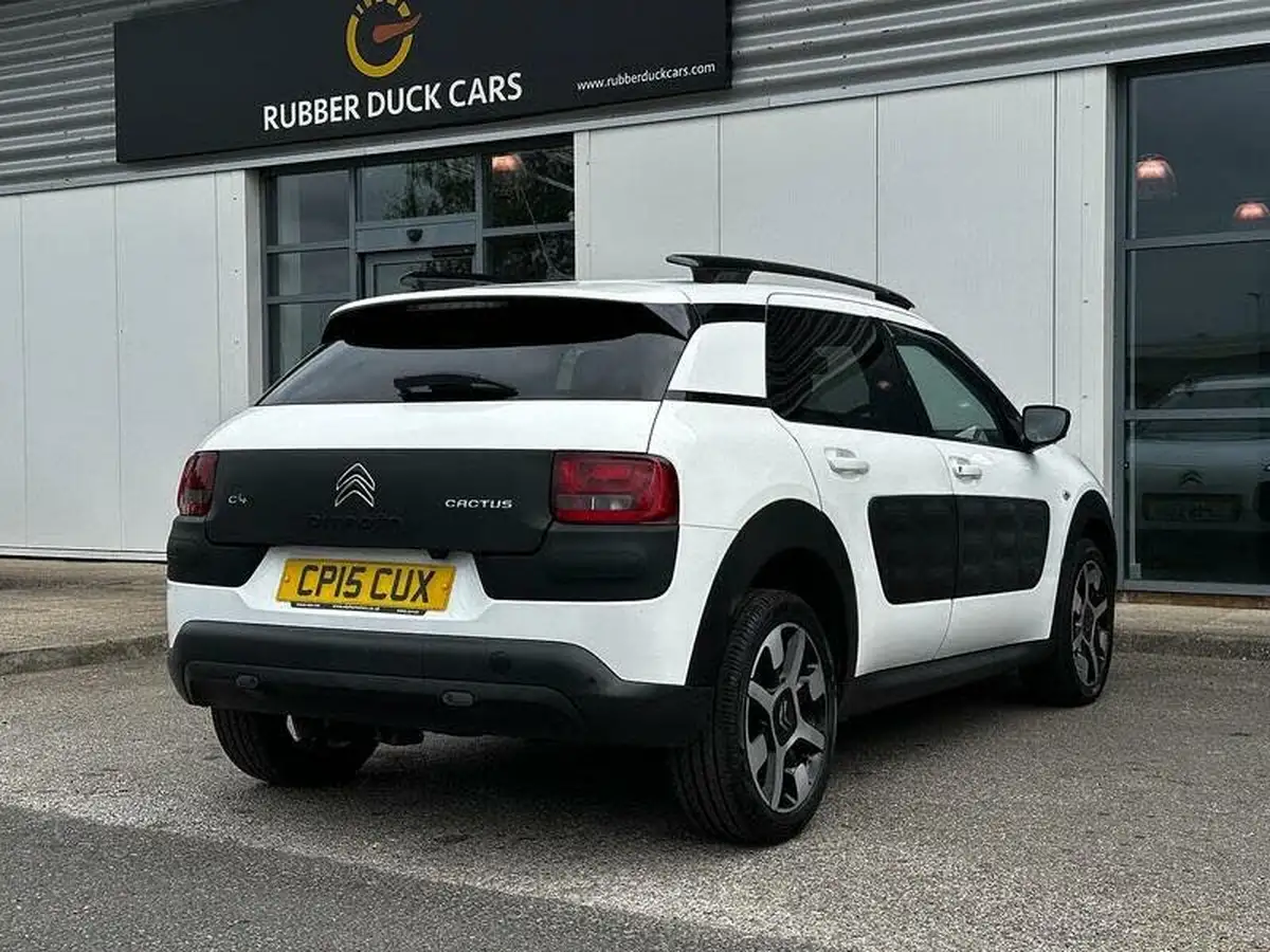 2015-citroen-c4-cactus-16bluehdi-flair-big-7