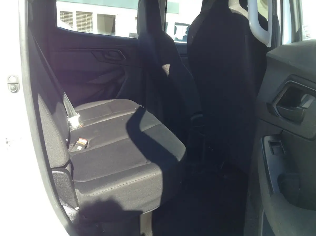2021-isuzu-d-max-19td-utility-4x4-double-pickup-big-6