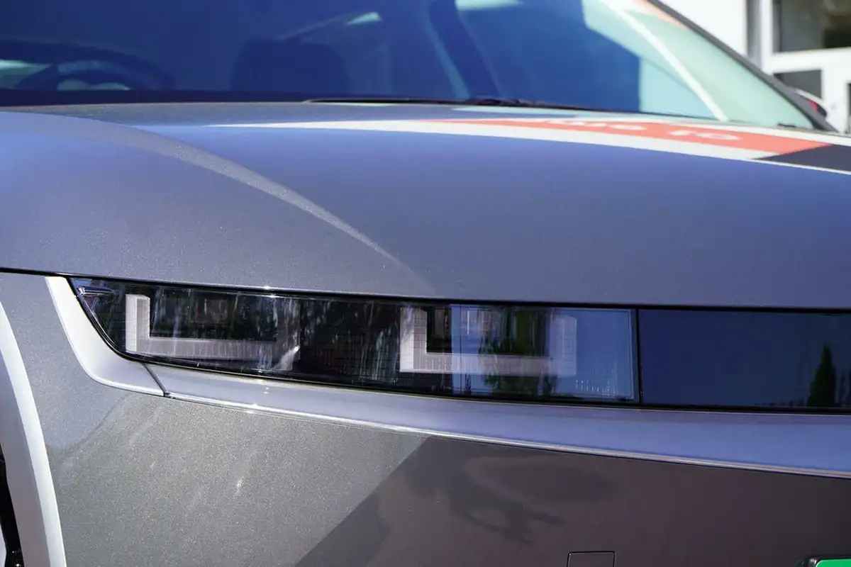 2023-hyundai-ioniq-5-e-premium-170ps-58kwh-rwd-big-38