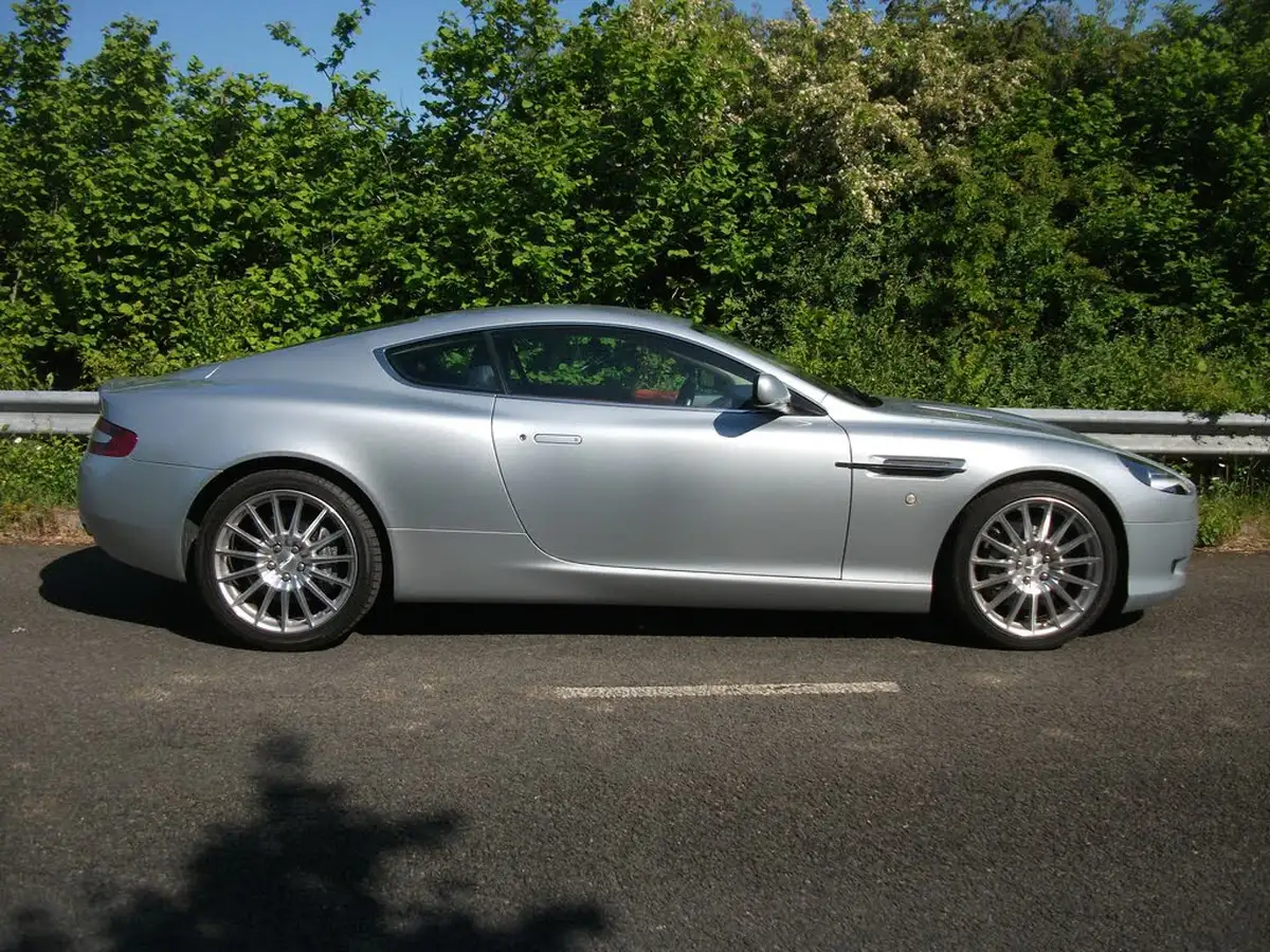 2005-aston-martin-db9-59-touchtronic-big-11