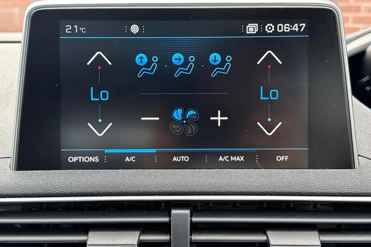 2019-peugeot-3008-suv-12-puretech-gt-line-premium-big-17
