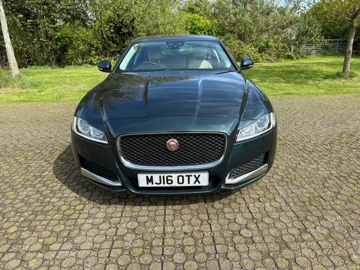 2016-jaguar-xf-20td-prestige-180ps-auto-big-1