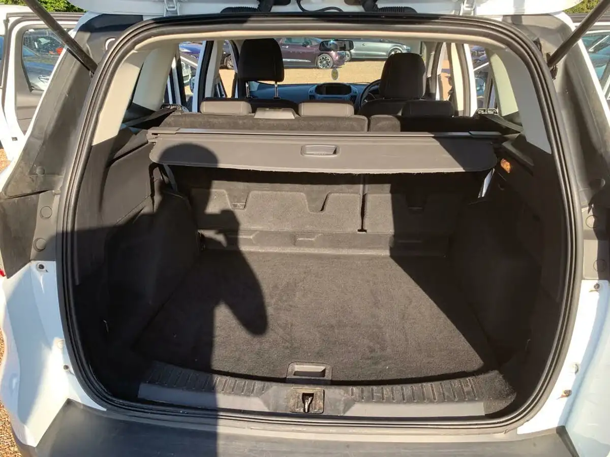2015-ford-kuga-15t-zetec-150ps-big-40