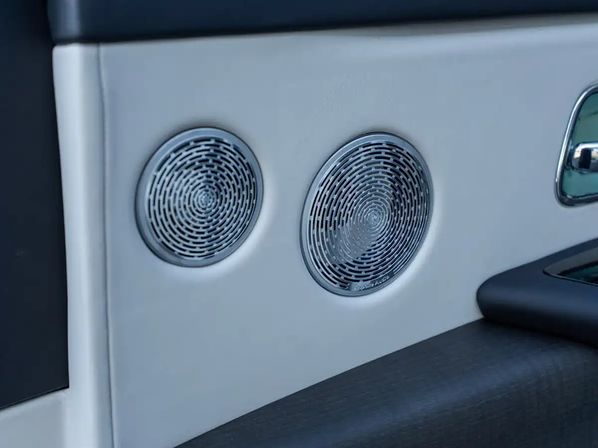 2023-rolls-royce-cullinan-675-big-22