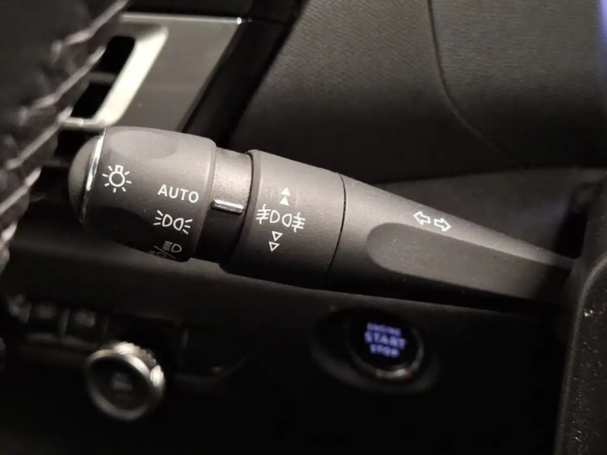 2022-citroen-c4-12-puretech-shine-130ps-big-17