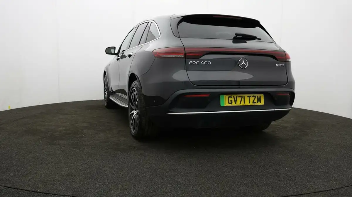 2022-mercedes-benz-eqc-e-eqc-400-amg-line-big-22