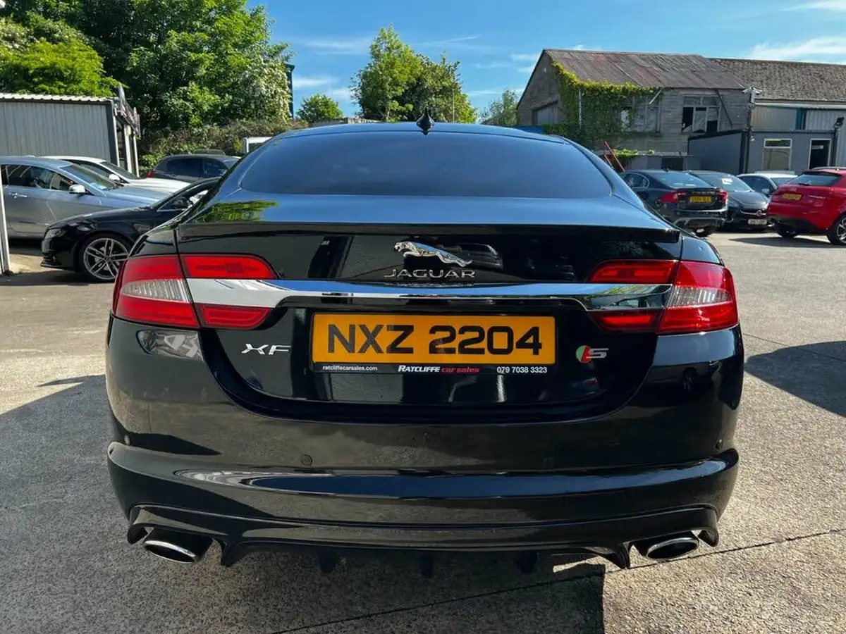 2015-jaguar-xf-30td-s-portfolio-saloon-4d-big-7