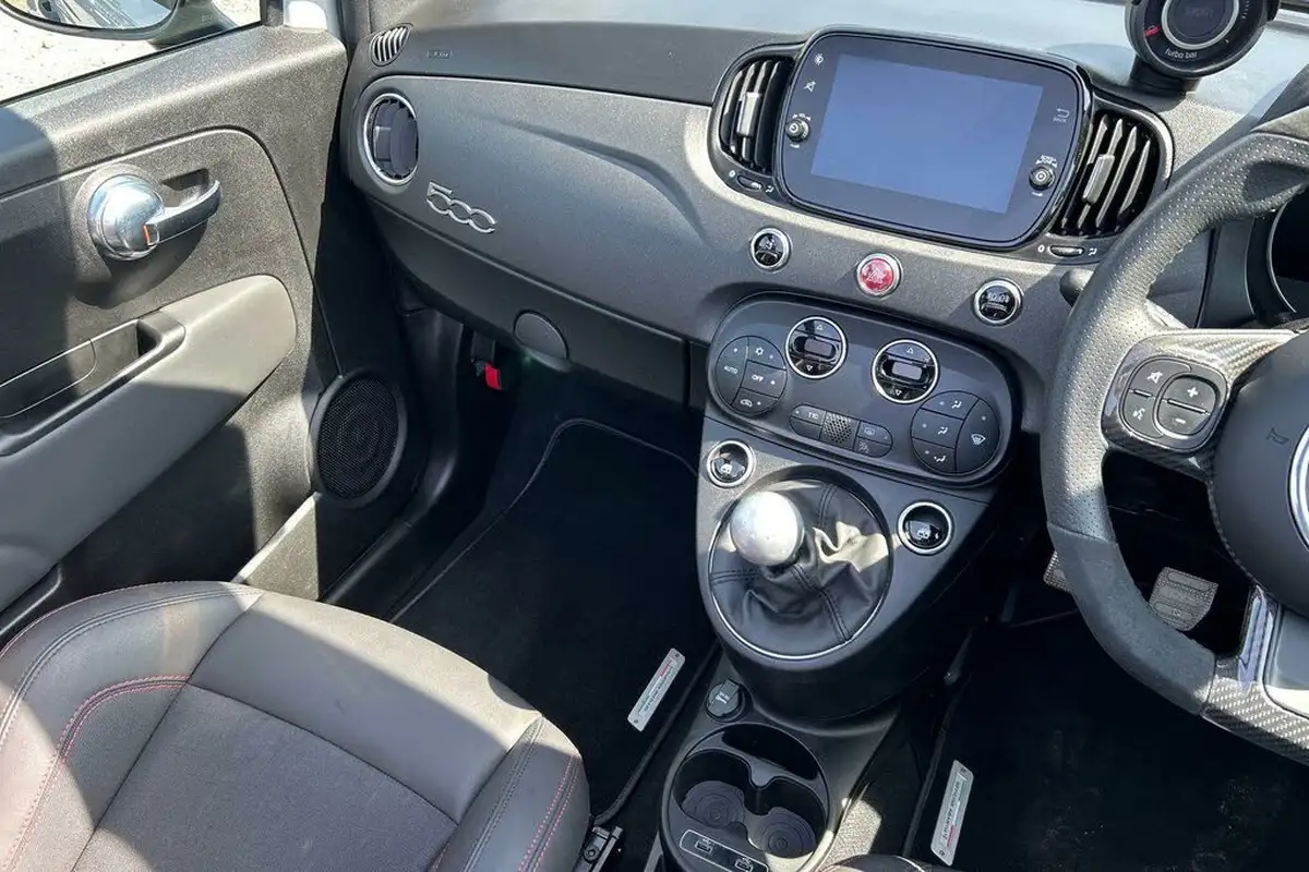 2023-abarth-695c-14-tjet-competizione-big-16