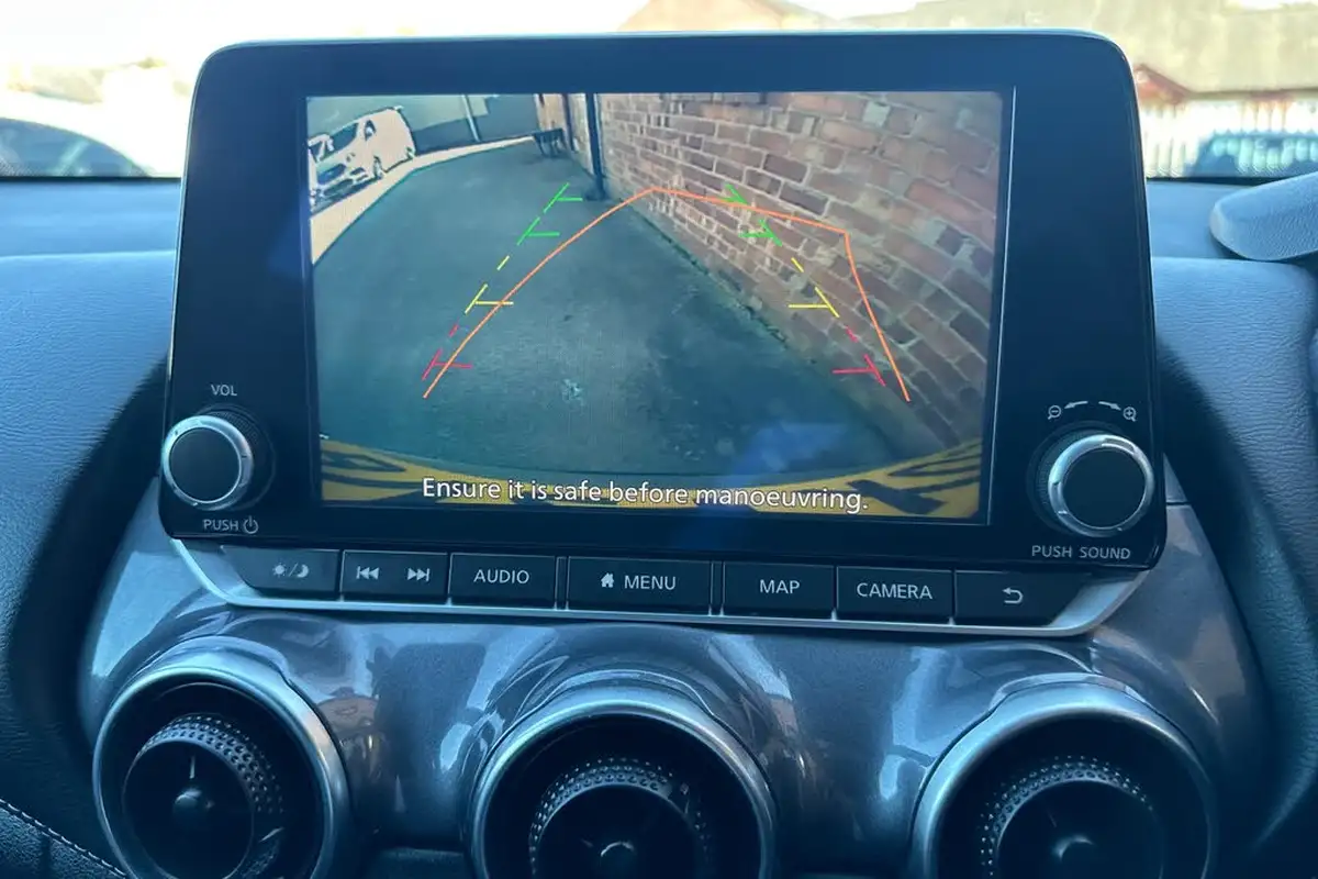 2024-nissan-juke-10-dig-t-n-connecta-dct-big-36