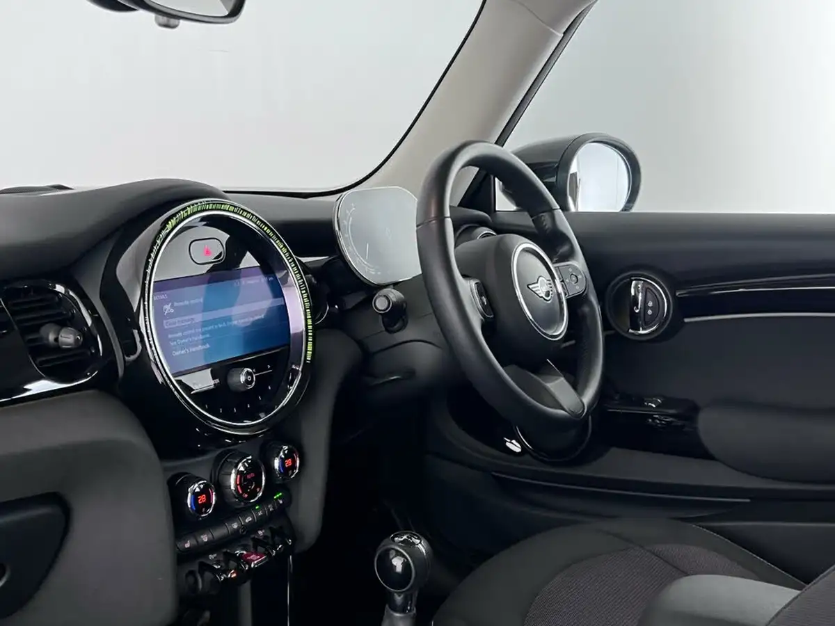 2021-mini-cooper-15-cooper-classic-hatchback-3d-big-18
