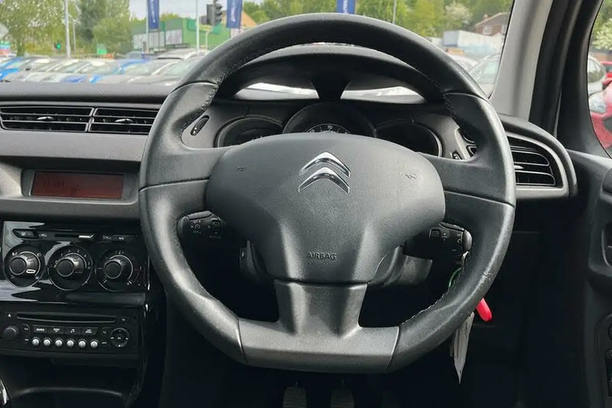 2015-citroen-c3-12-selection-big-11