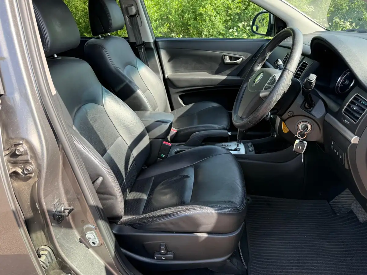 2012-kgm-ssangyong-korando-20td-ex-auto-big-12