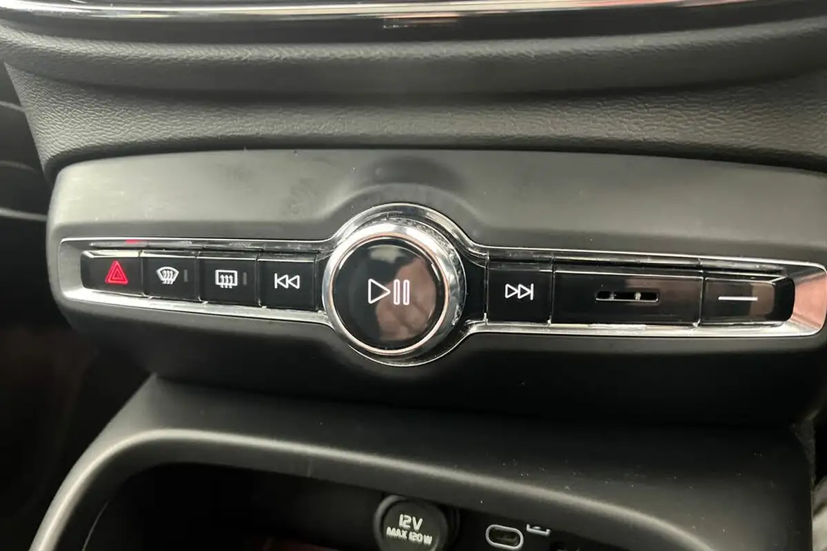 2022-volvo-c40-e-twin-recharge-pro-big-13