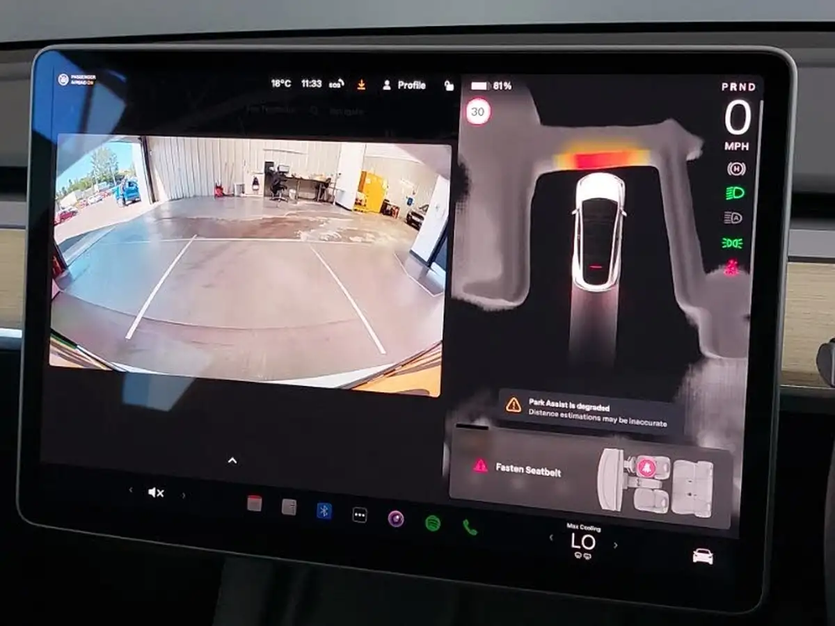 2023-tesla-model-y-e-rwd-big-9