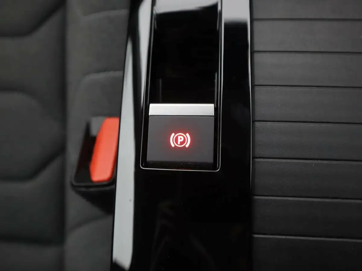 2021-citroen-c4-15bluehdi-shine-110ps-big-32