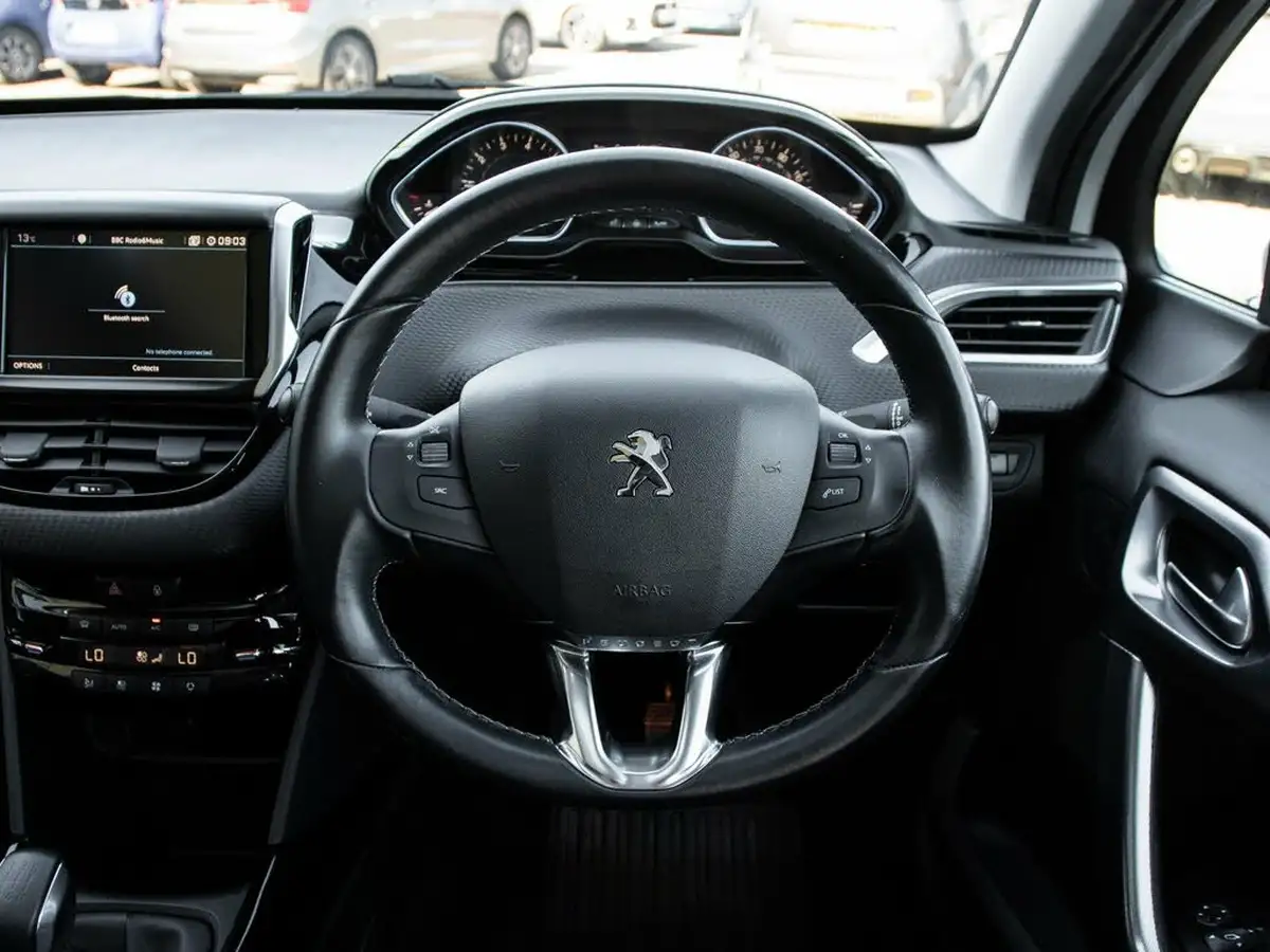 2018-peugeot-2008-suv-12-puretech-allure-premium-ss-big-20
