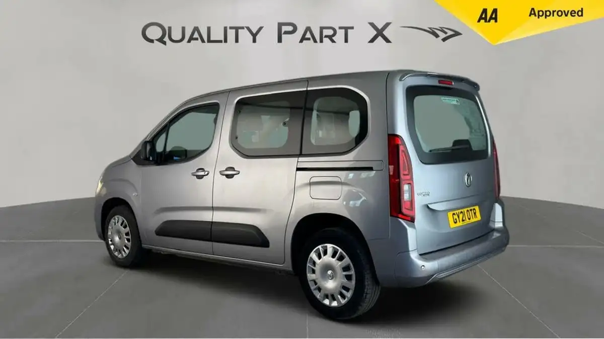 2021-vauxhall-combo-life-12i-edition-big-4