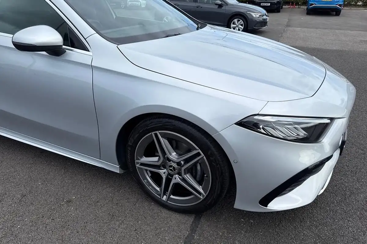 2023-mercedes-benz-a-class-13-a200-amg-line-executive-hatchback-5d-big-36