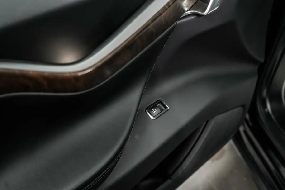 2020-tesla-model-x-e-long-range-big-9