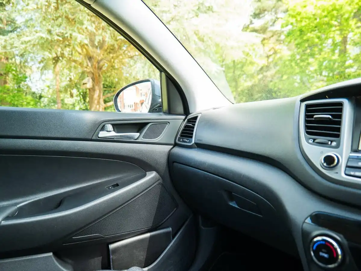 2018-hyundai-tucson-17crdi-blue-drive-se-nav-116ps-big-24