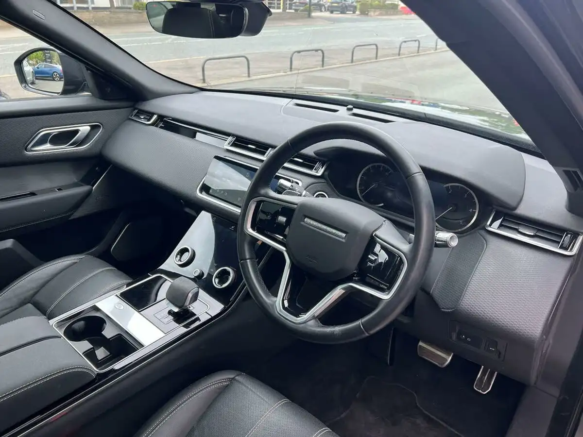 2022-land-rover-range-rover-velar-20-d200-velar-big-10
