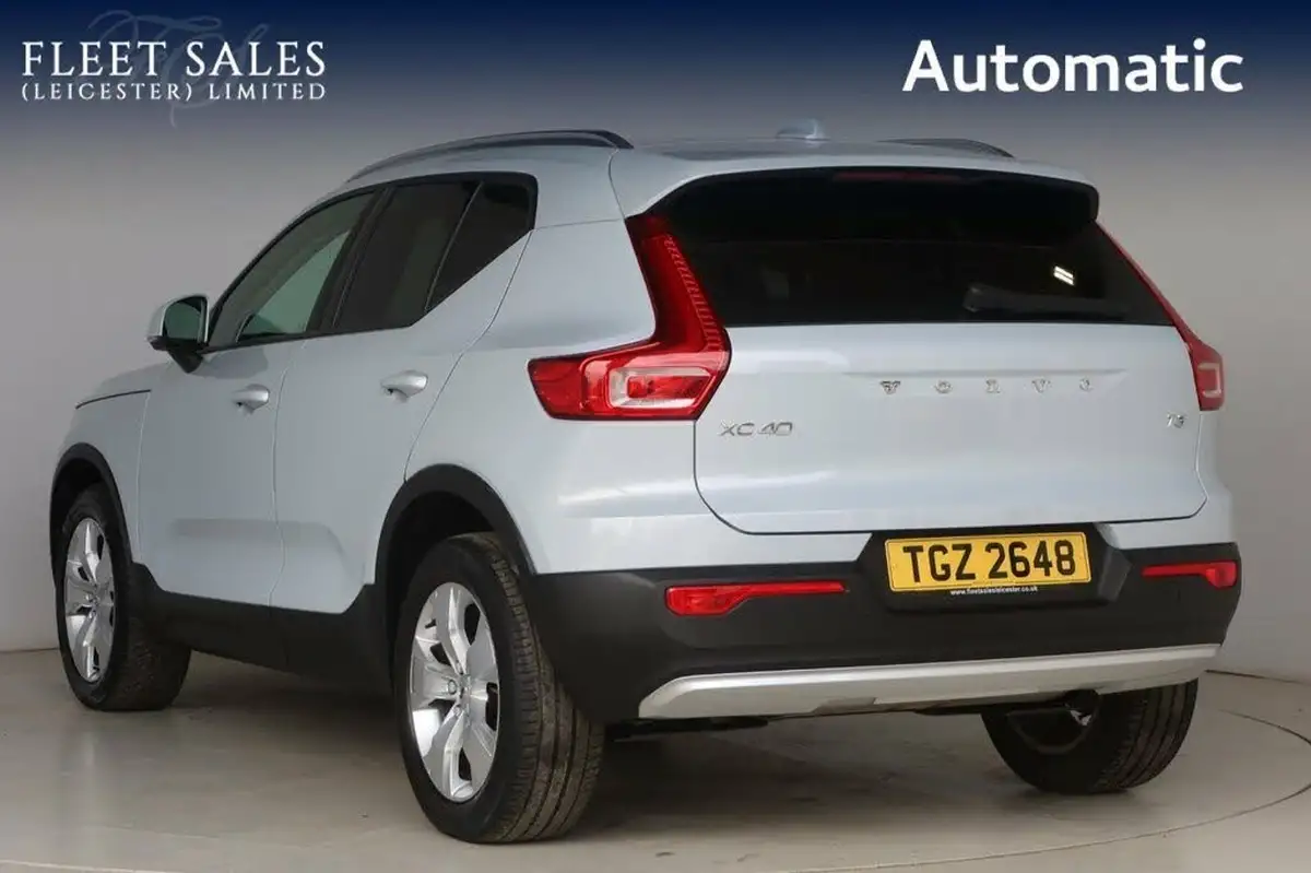 2021-volvo-xc40-15-t3-momentum-163bhp-geartronic-big-2