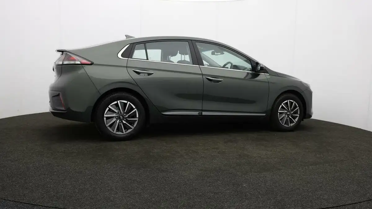 2022-hyundai-ioniq-e-premium-electric-big-35