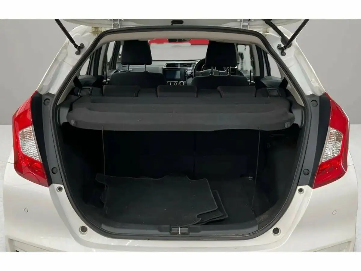 2018-honda-jazz-15-i-vtec-sport-navi-big-6