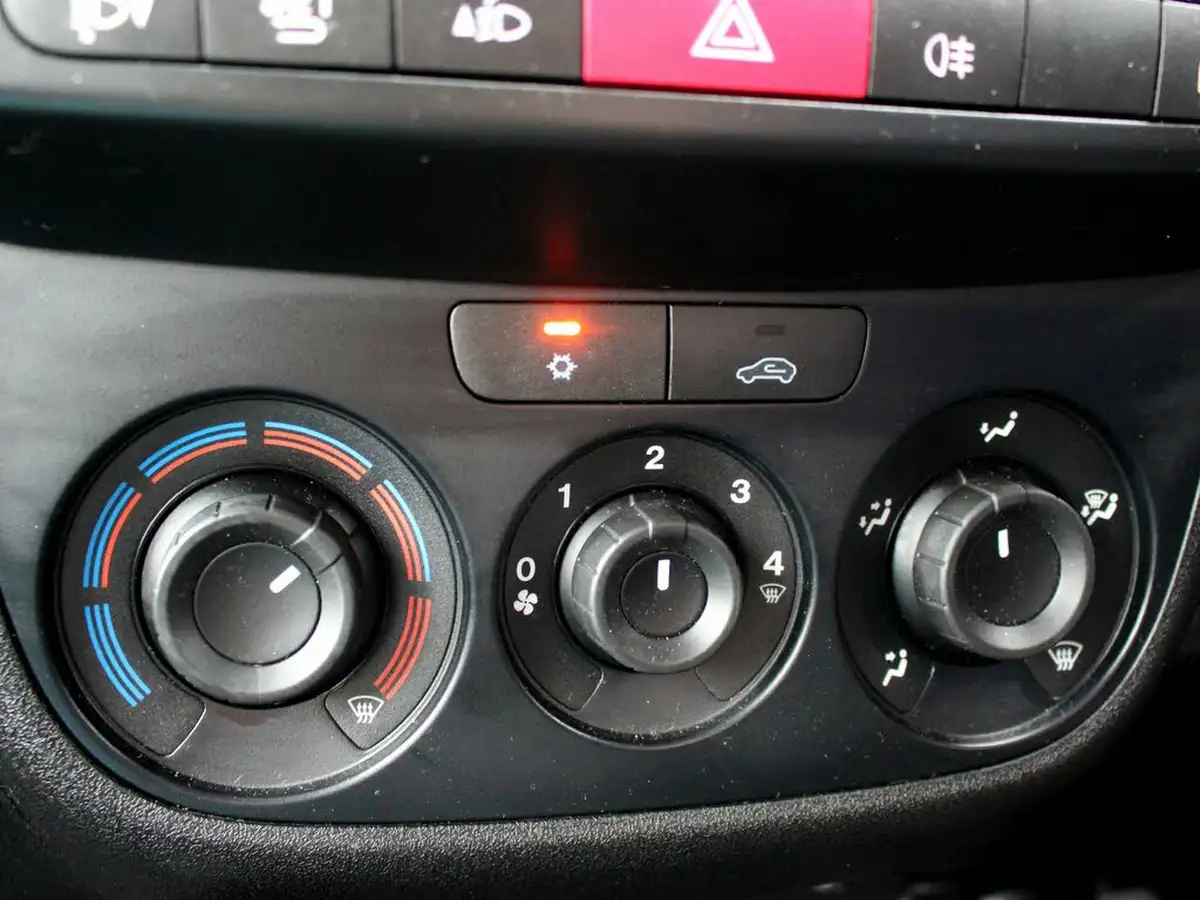 2017-fiat-doblo-14-pop-big-33