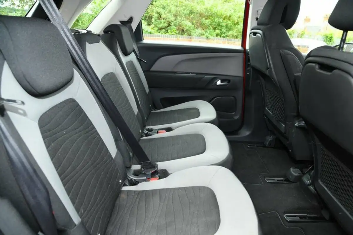 2014-citroen-c4-picasso-16e-hdi-vtr-115ps-etg6-big-20