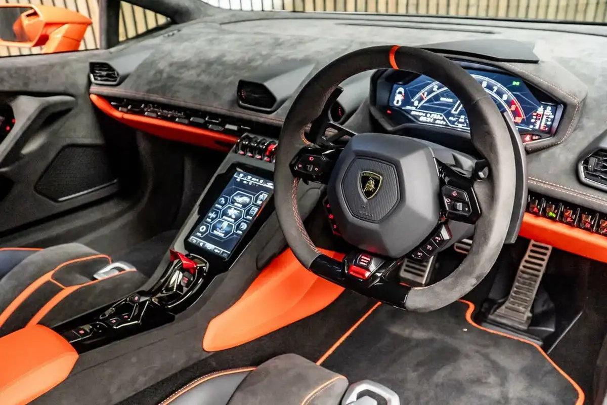 2023-lamborghini-huracan-52-tecnica-big-22