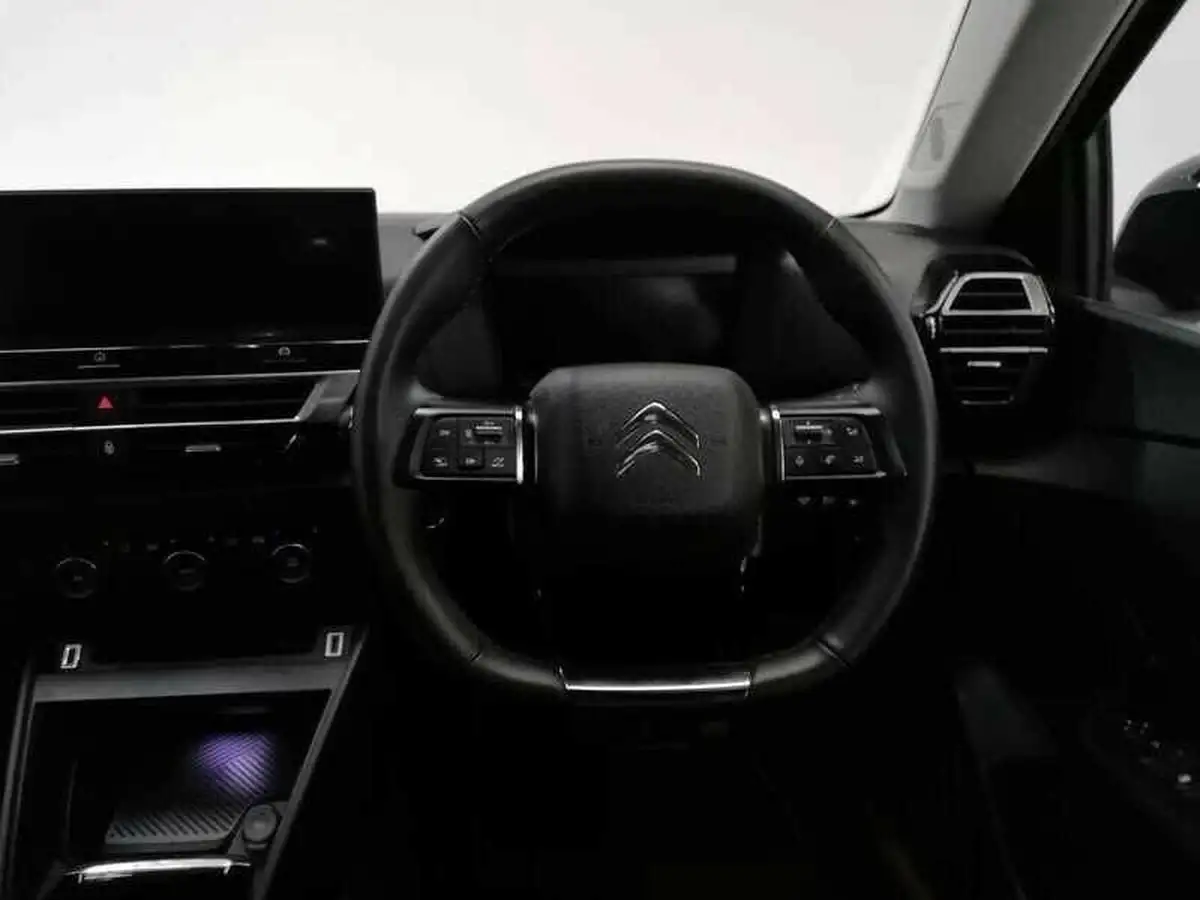 2022-citroen-c4-e-shine-big-8