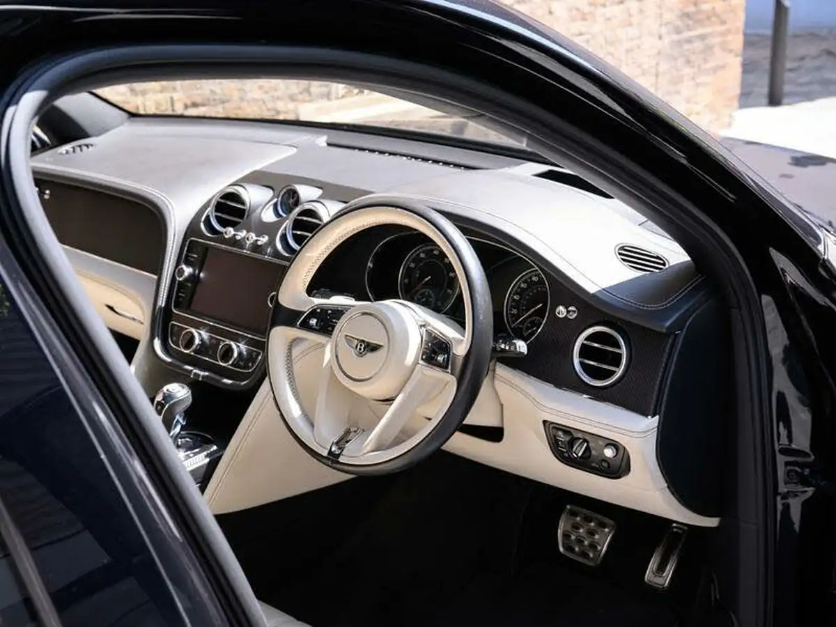 2016-bentley-bentayga-60-w12-big-12