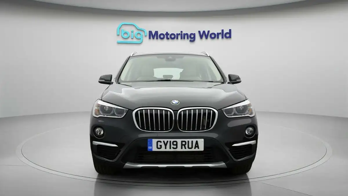2019-bmw-x1-20-sdrive-20i-xline-sdrive-20i-big-1