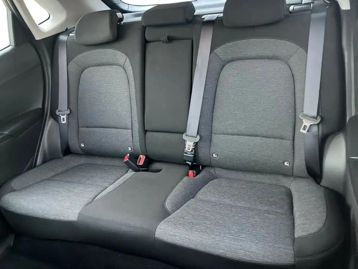 2023-hyundai-kona-e-premium-136ps-39kwh-big-21