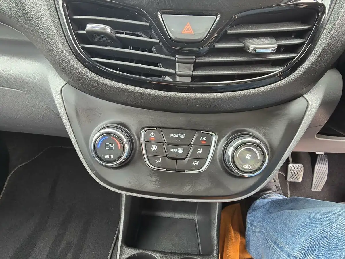 2017-vauxhall-viva-10i-sl-big-42