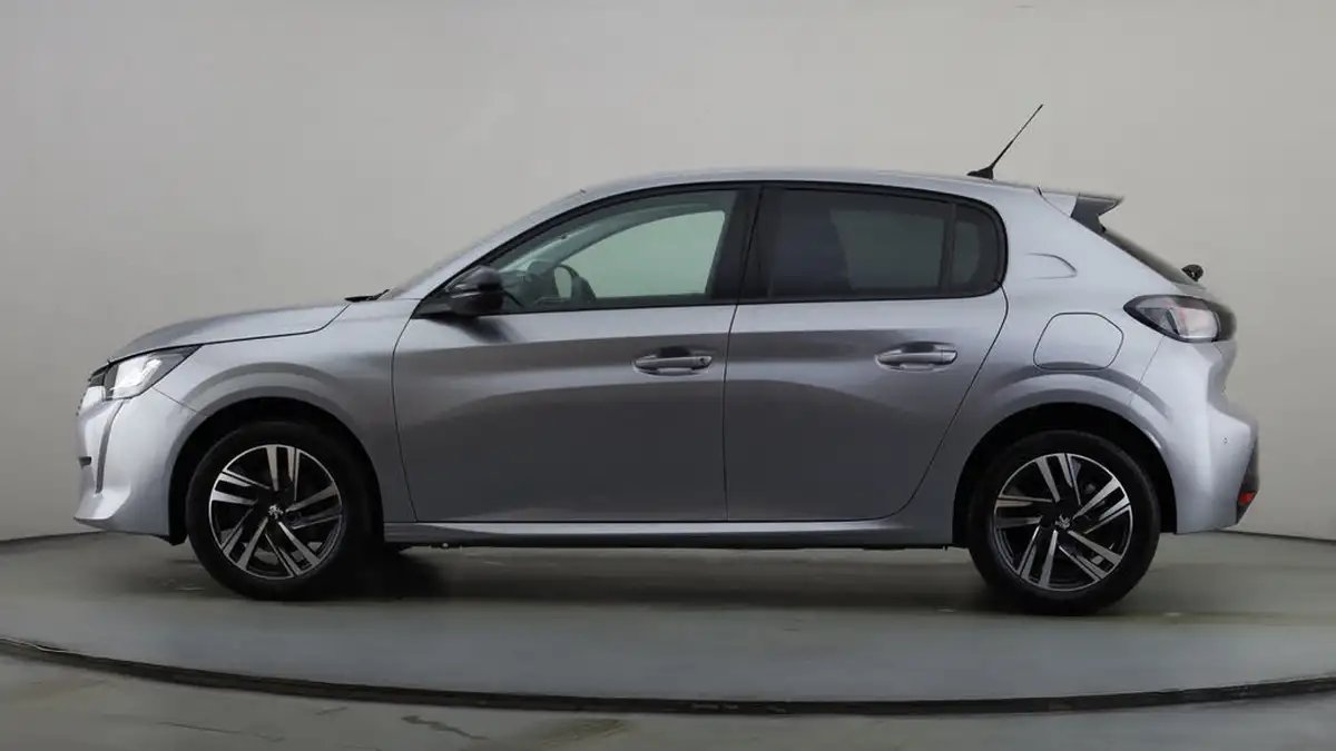 2022-peugeot-208-12-puretech-allure-premium-100ps-big-13