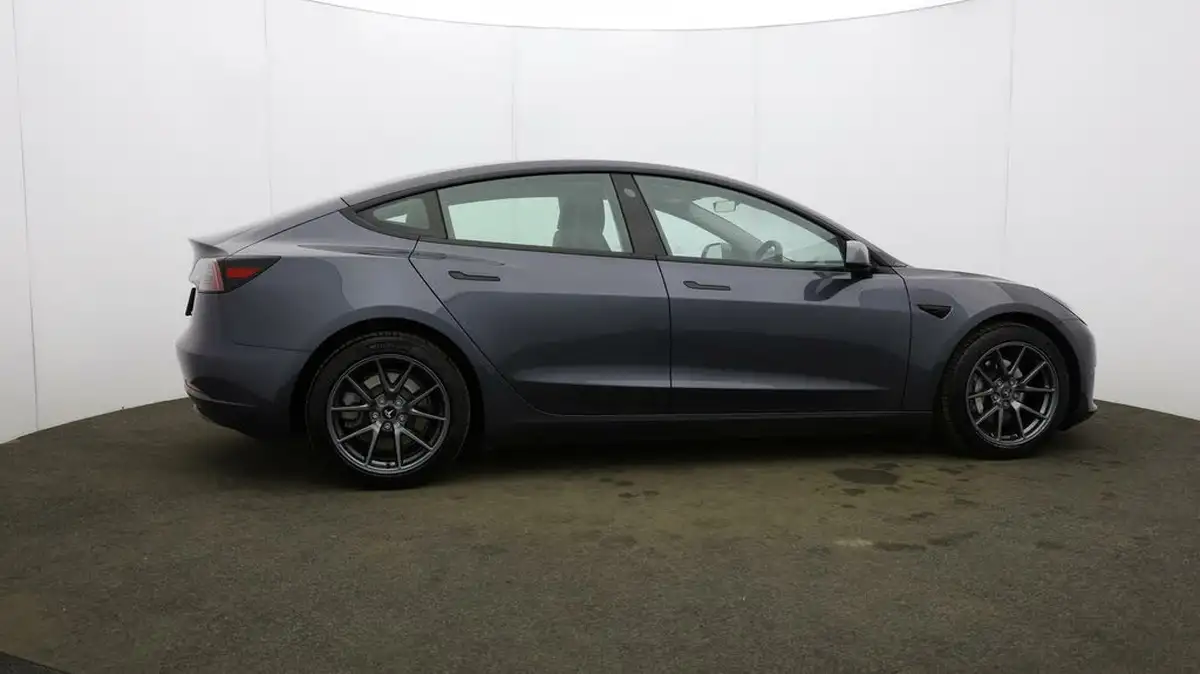 2021-tesla-model-3-e-long-range-awd-big-53