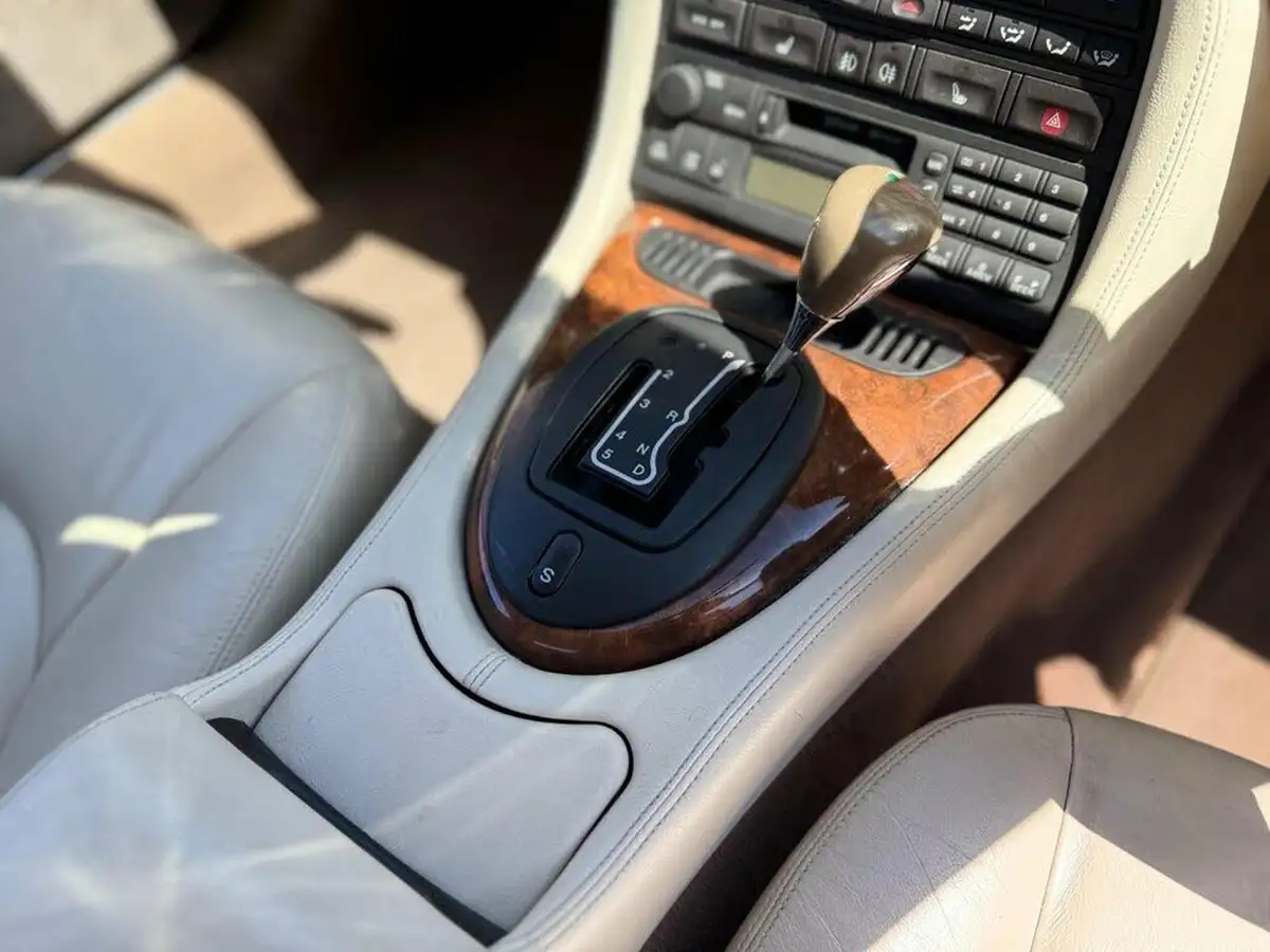 2003-jaguar-xkr-42-coupe-big-34