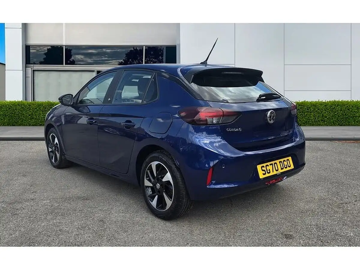 2020-vauxhall-corsa-e-se-nav-74kw-big-3