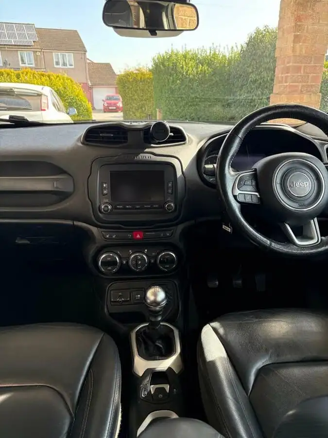 2015-jeep-renegade-14-limited-138bhp-big-19
