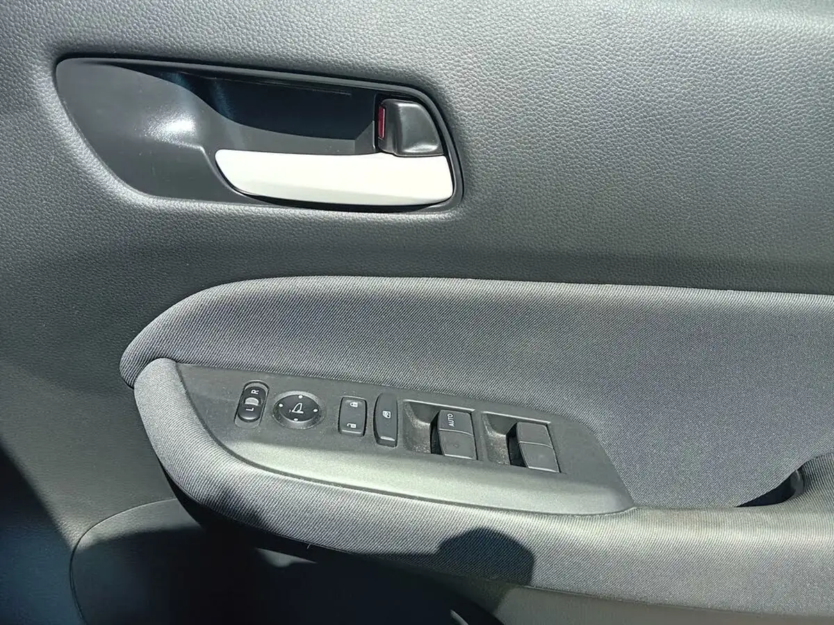 2022-honda-jazz-15-i-mmd-se-109ps-big-37
