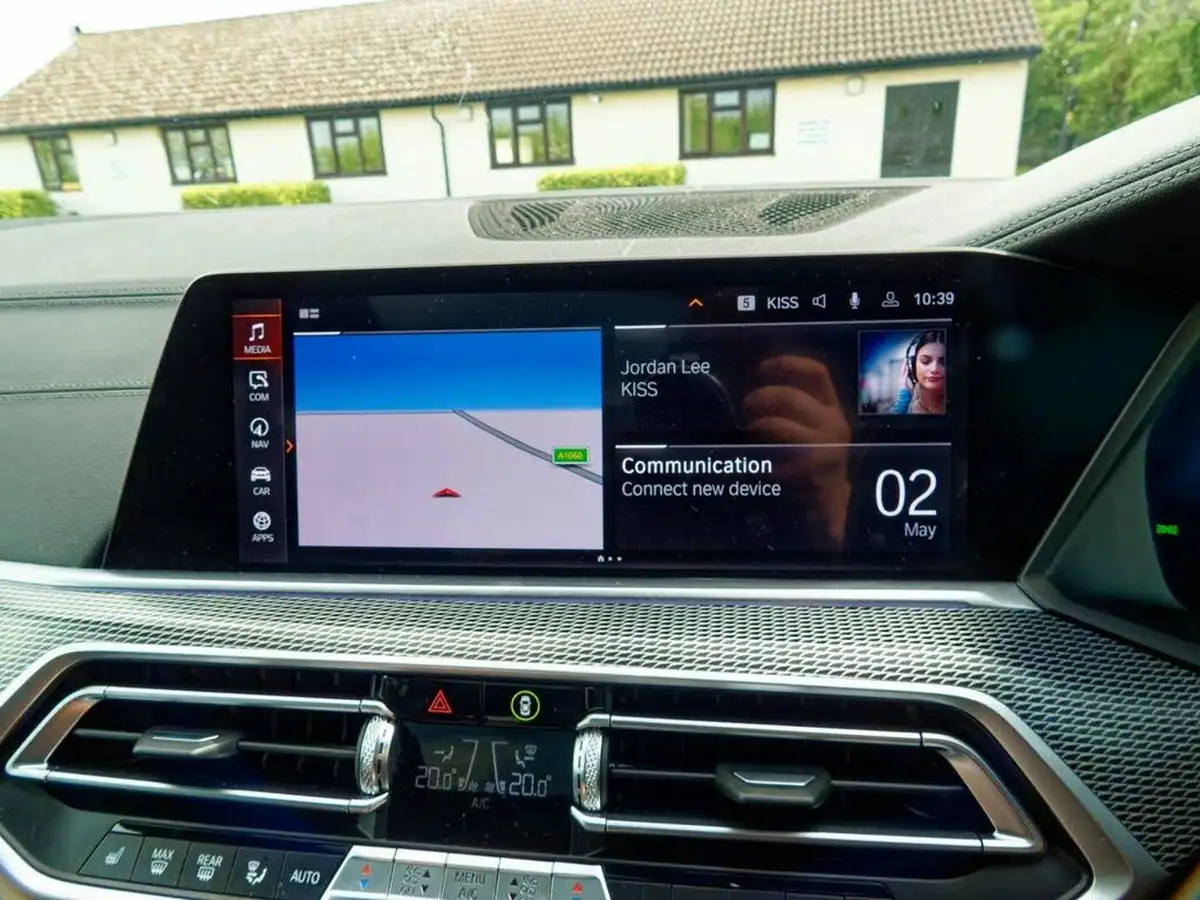 2020-bmw-x5-30td-m50d-big-41