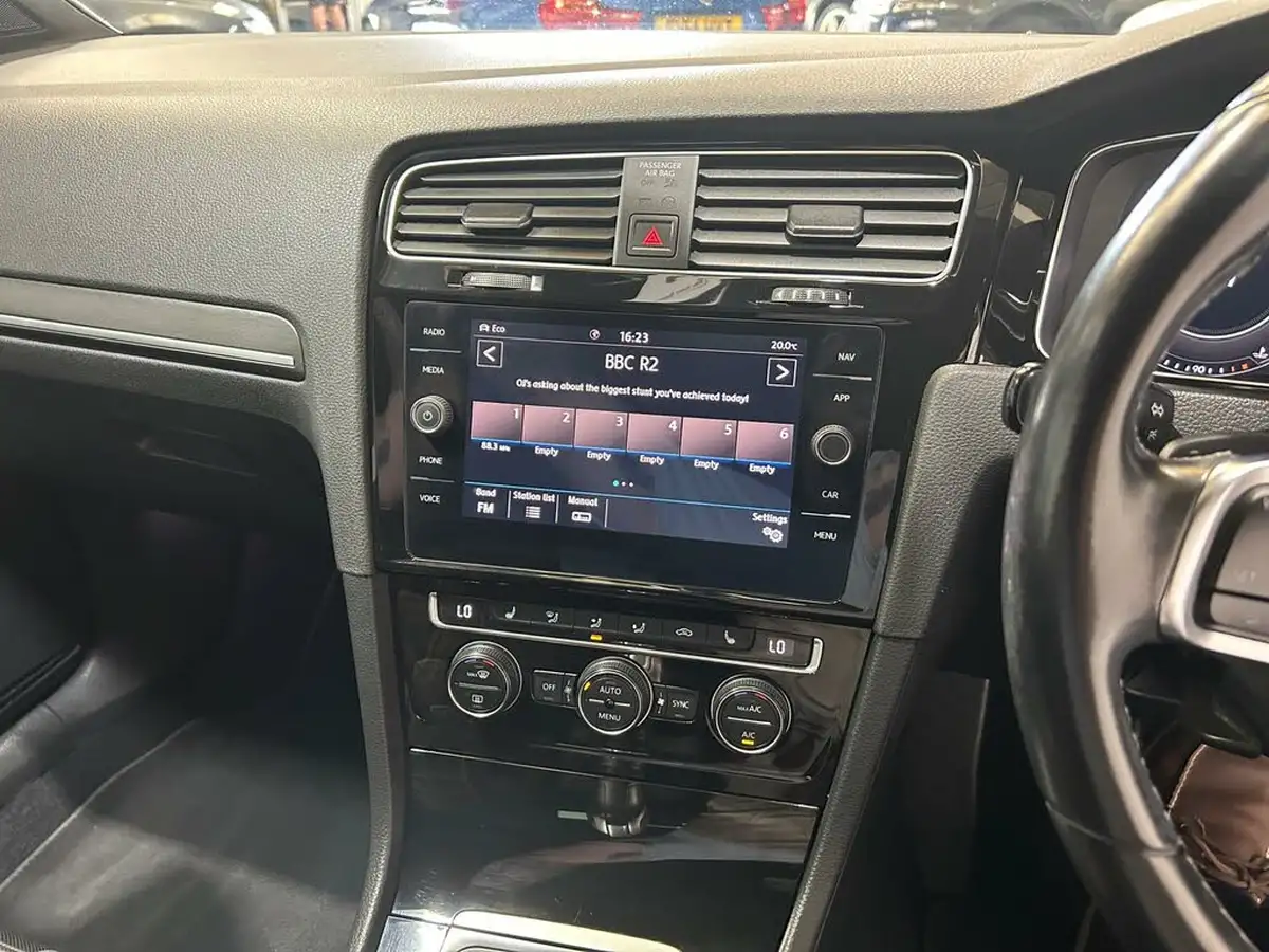 2018-volkswagen-golf-20tdi-gtd-hatchback-5d-dsg-big-12