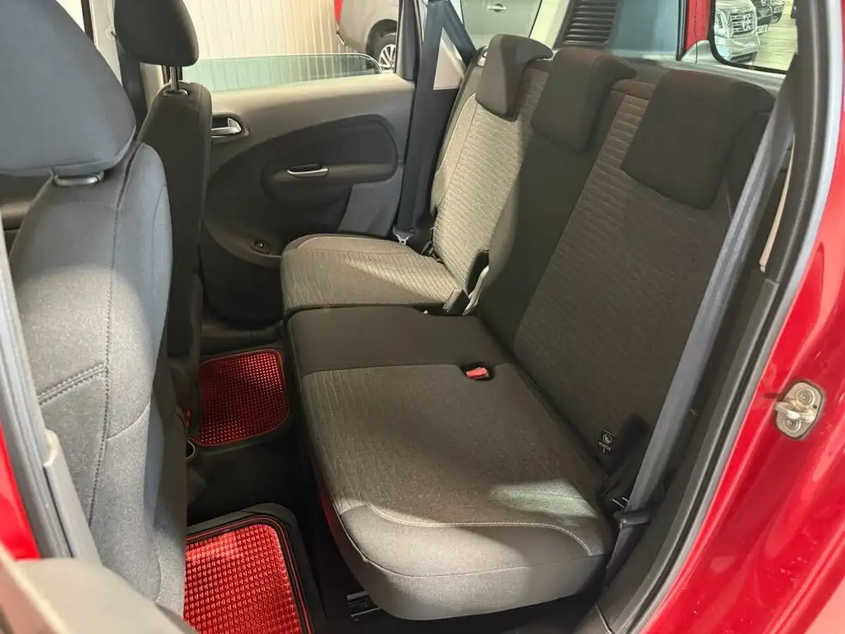 2017-citroen-c3-picasso-16bluehdi-platinum-big-7