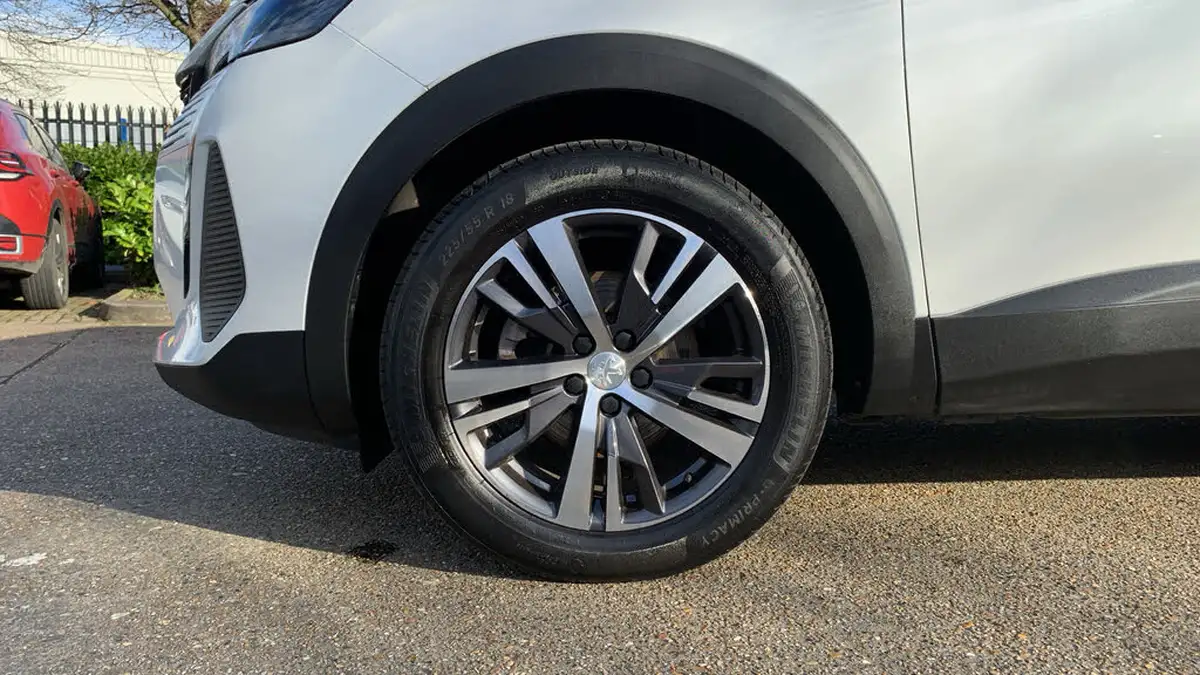 2023-peugeot-3008-suv-15-bluehdi-active-premium-eat8-big-13
