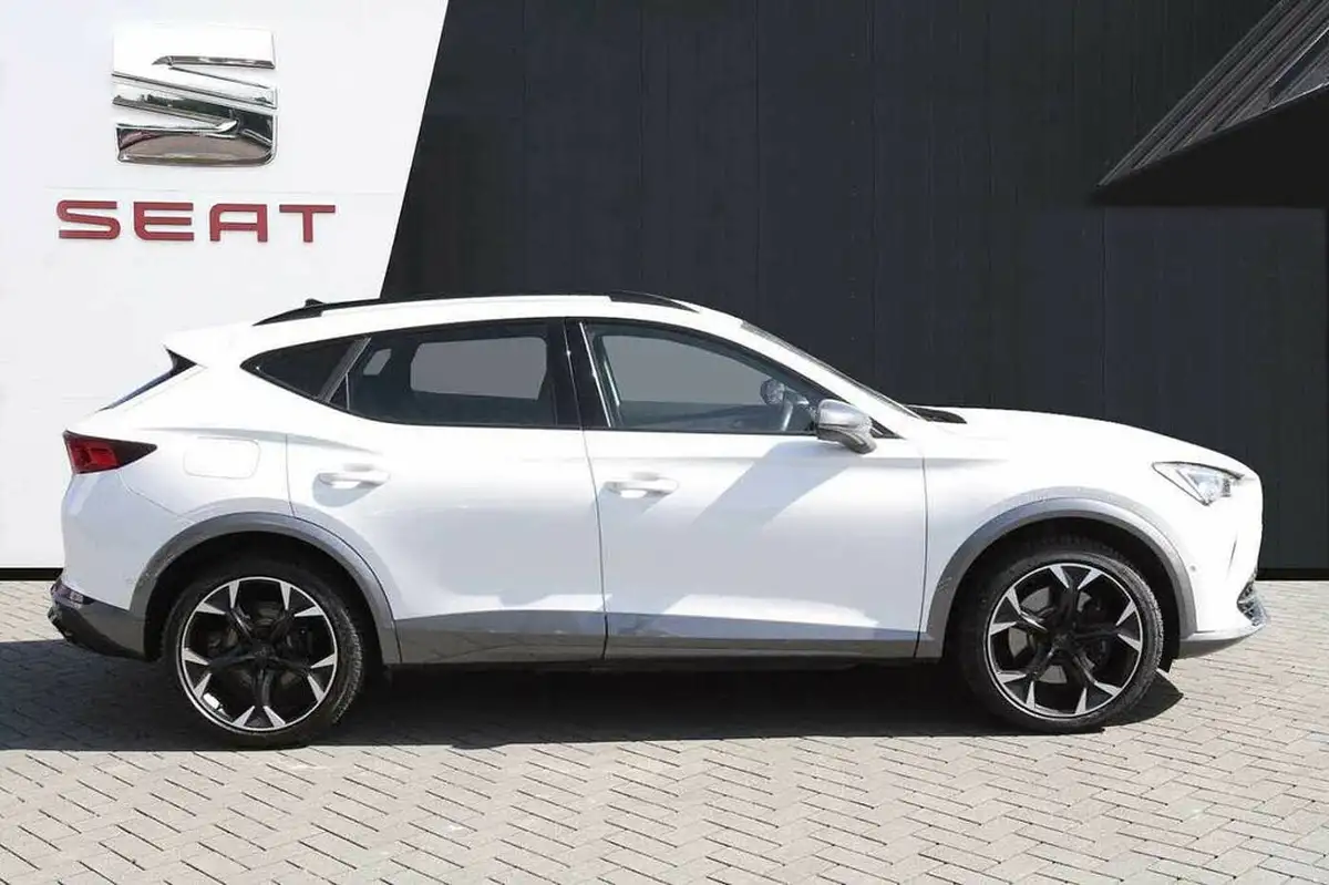 2022-cupra-formentor-14-e-hybrid-vz1-big-3