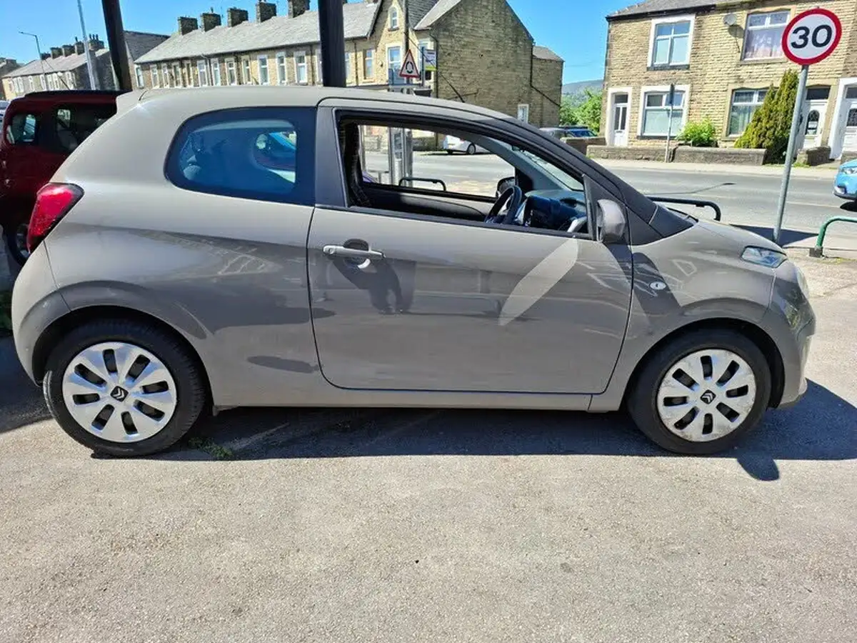 2015-citroen-c1-10-vti-feel-3d-big-2